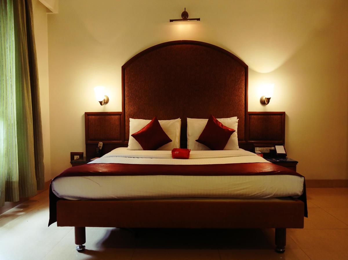 Hotel Srimaan Pune Exterior foto